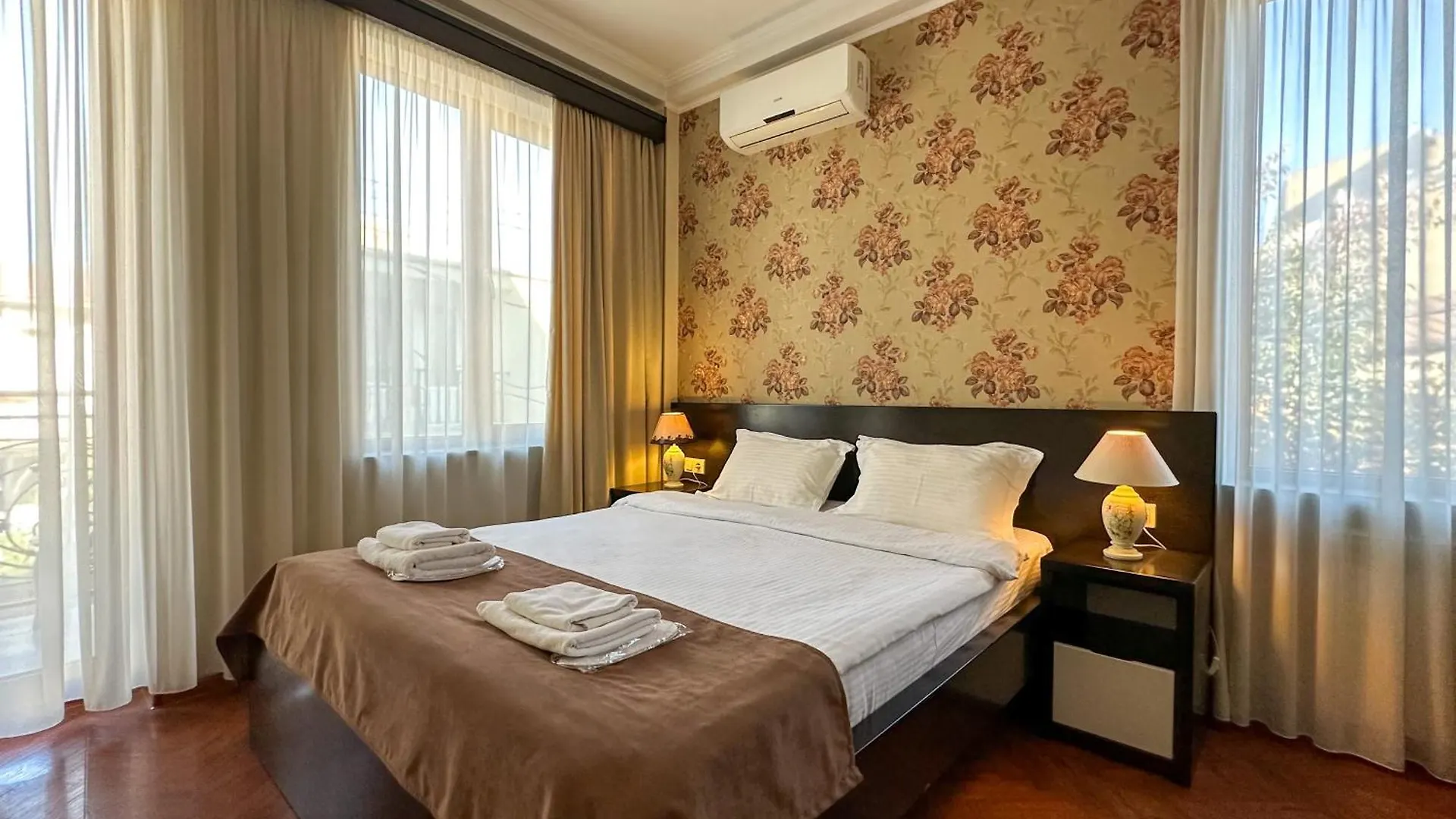 Hotel Four Brothers location