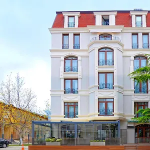 4* Hotel Avenue
