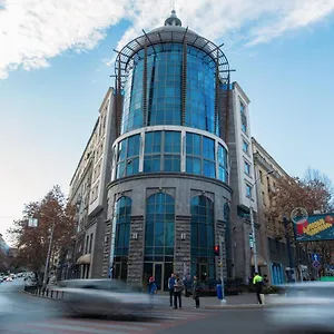 4* Hotel Queen